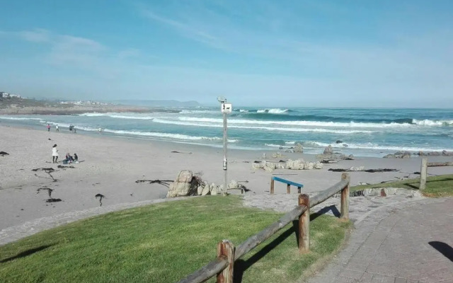 Green Street Apartment, Close to Beach