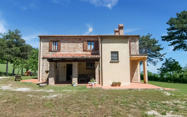 Villa in Tavoleto With Pool