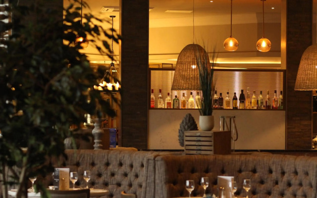 Riverside Lodge Hotel