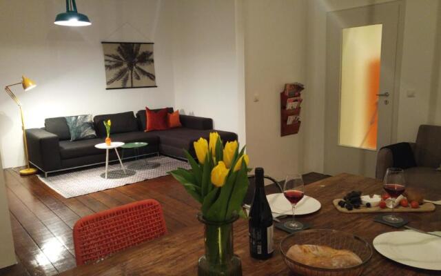 Apartments "Am Rheinorange", Netflix, Amazon Prime