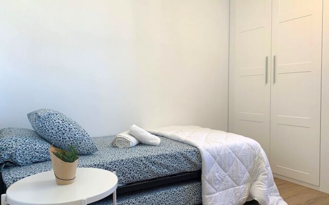 Homely Málaga Obispo con Parking