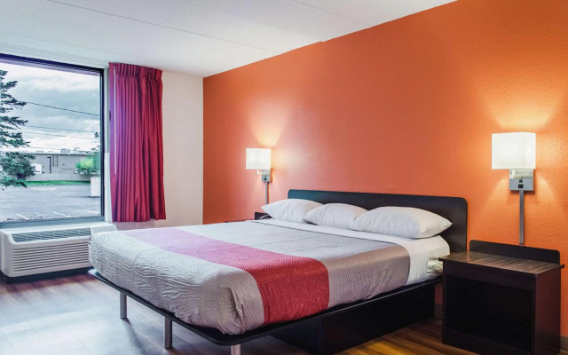 Motel 6 Brockton, MA