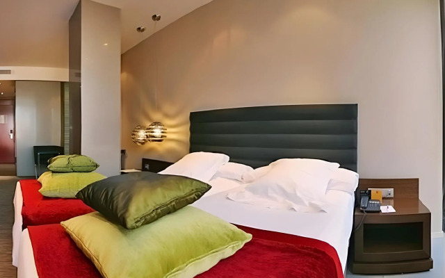 Olivia Plaza Hotel