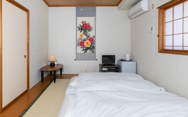 OYO Business Takahata Ekimae Hotel