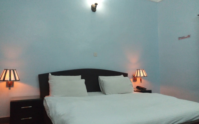 Dionzec Hotel & Suites