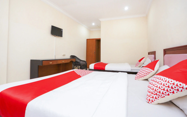 OYO 2003 Female Guest House