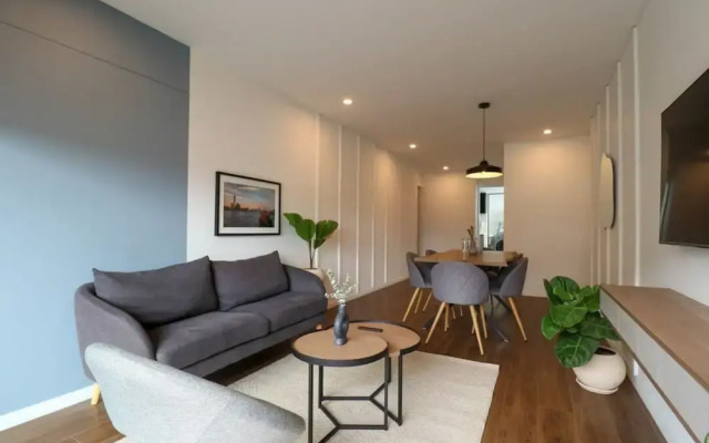 w Fantastic 2BR With Balcony in Miraflores