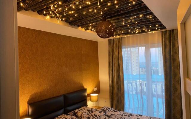 Sunny Deluxe Apartment Cosmopolis