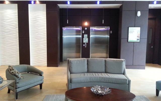 Holiday Inn Macon North by IHG