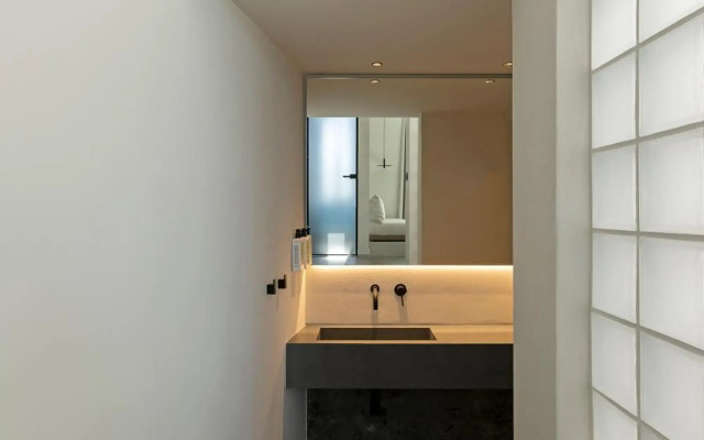 CUBIC Mykonos Seafront Design Suites
