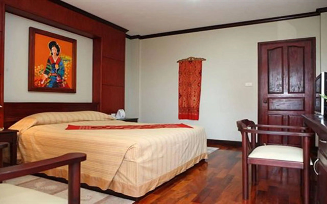 Vansana Riverside Hotel