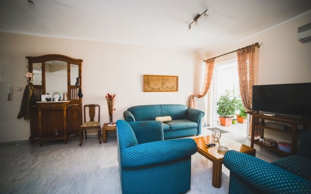 Apartment On Nikaias 5C