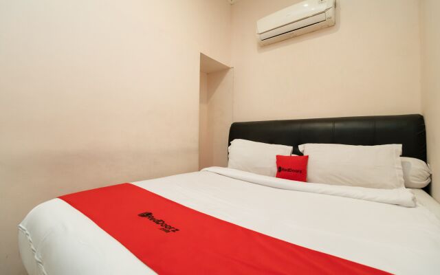 Reddoorz Fella Homestay Medan