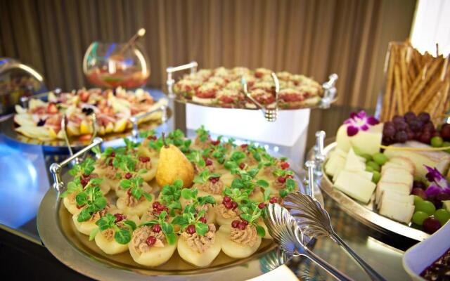 Velvet Hotel & Restaurant