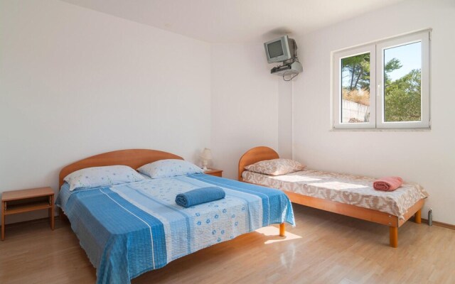 Stunning Apartment in Stanici With Wifi