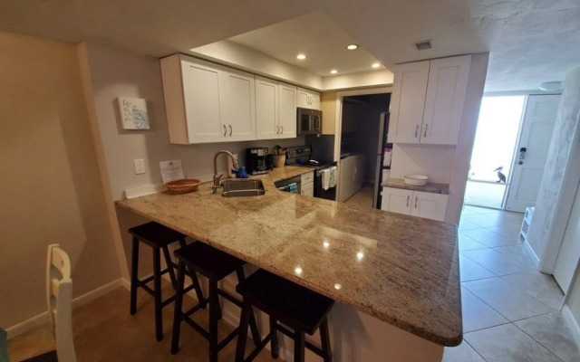 Island House G234 2 Bedroom Condo by Redawning