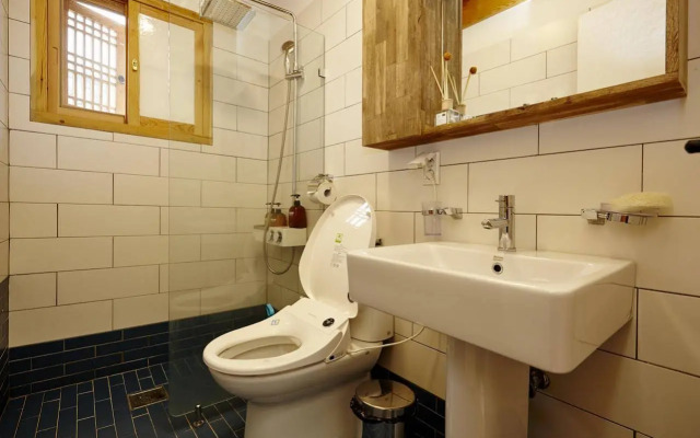 Hanok 24 guesthouse Gyeongbokgung