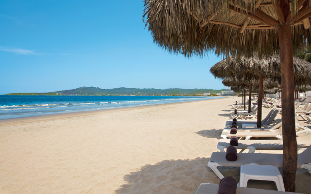 Wyndham Alltra Vallarta, All-Inclusive Resort