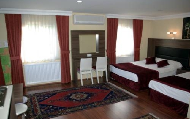 Adrien Hotel