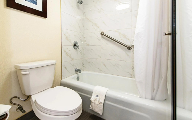 New Hope Inn & Suites