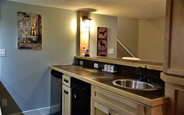 Calgary Cozy Home