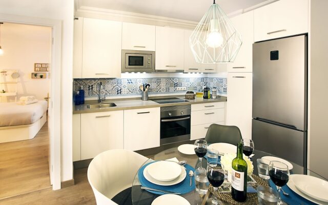 Bright & Quiet Apartment Malaga Center