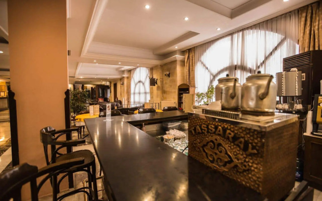 Tassaray Hotel