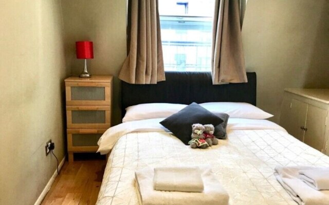 Beautiful & Bright Apartment Next To Museums