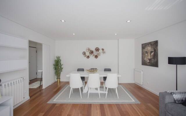 Liiiving-Luxury RiverView Apartment VIII
