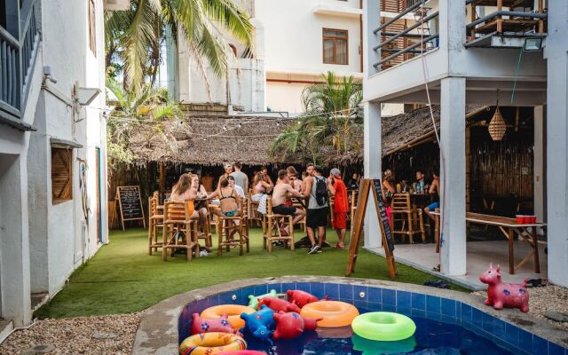 Mad Monkey Hostel Boracay