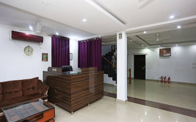 FabHotel Raj Inn Golf City