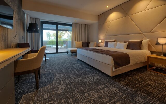 Donautica Hotel & Restaurant