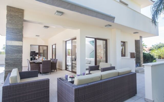 Protaras Holiday Villa De1