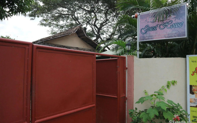 Tia Mer's Guest House
