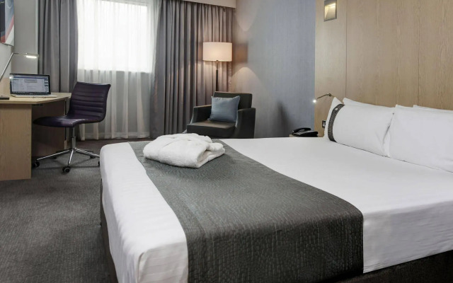 Holiday Inn London - Luton Airport by IHG