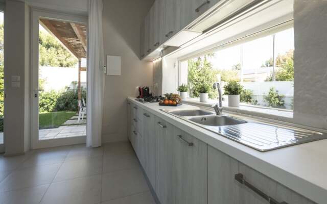 Charming Villa Close to the Beach - Beahost