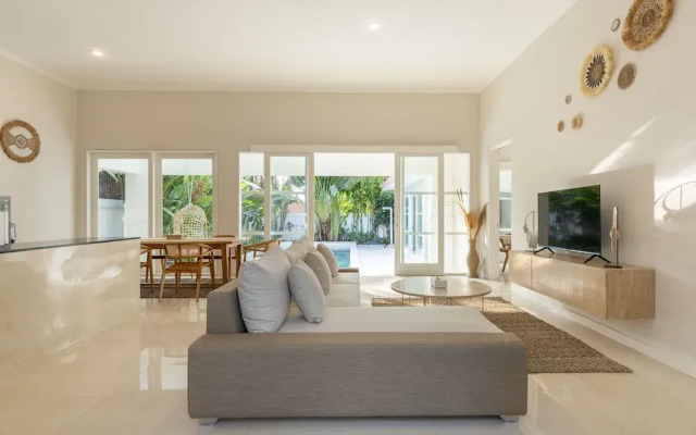 3BR Villa D Yoo in Canggu By Azure