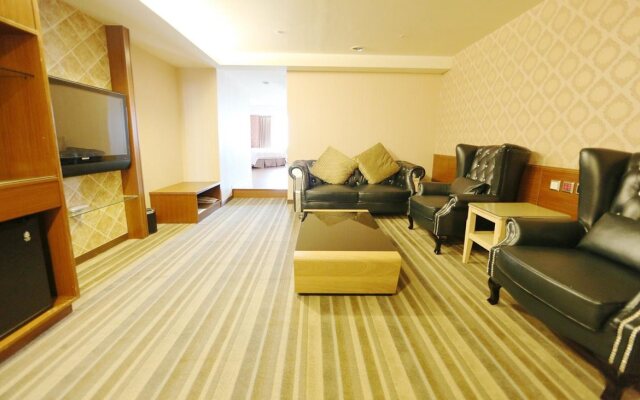 Grand Earl Hotel