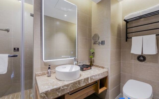 Homeinn Plus Hotel (Shanghai Pujiang  Lianhang Road Subway Station Renji Hospital South campus)