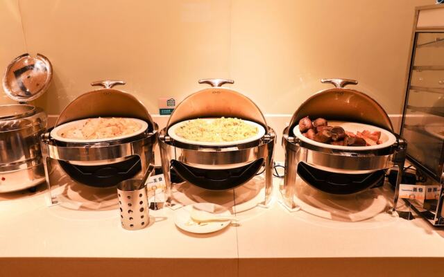 CC INN Guangzhou RenHe Station