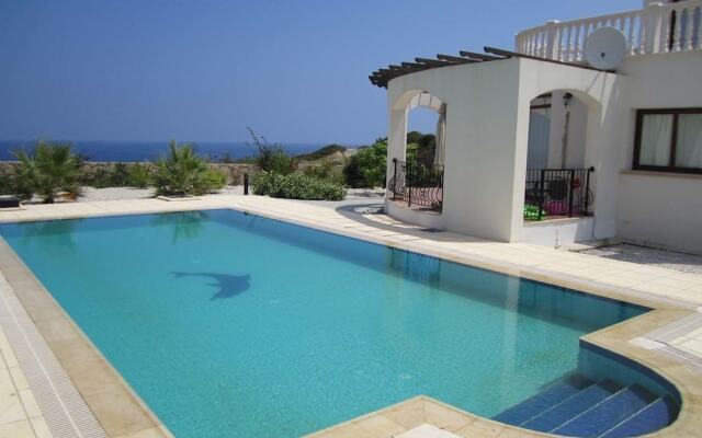 Villa Morlais by Amy Villas