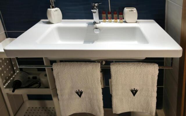 Victoria Royal Apartments