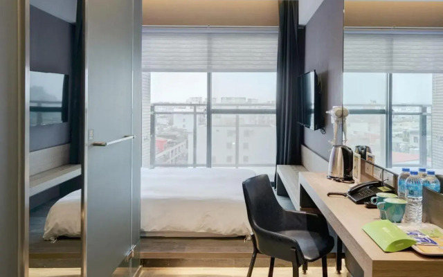 Kiwi Share Hotel - Zhongli Station Branch - Hostel