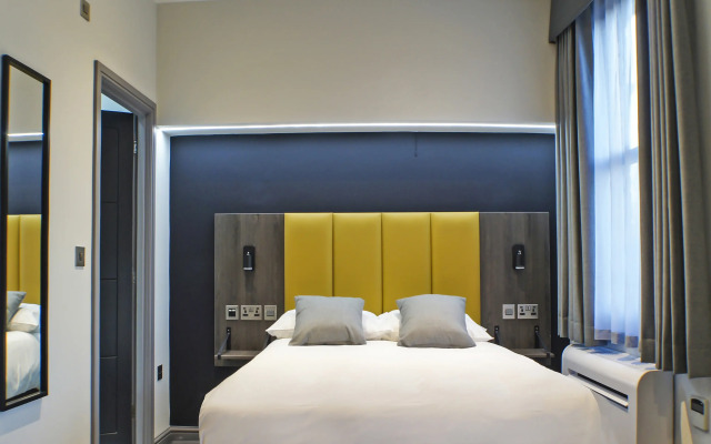 OYO Tamworth Arms Boutique Pub & Hotel