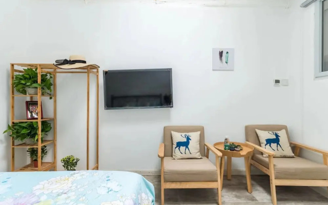 Beijing Drum Tower Luxurious Apartment
