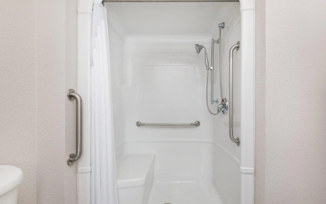 Holiday Inn Express Hotel & Suites Gananoque by IHG