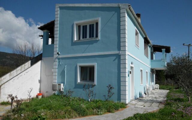 Tom's House/2 Between Paleokastritsa Dassia Ipsos!