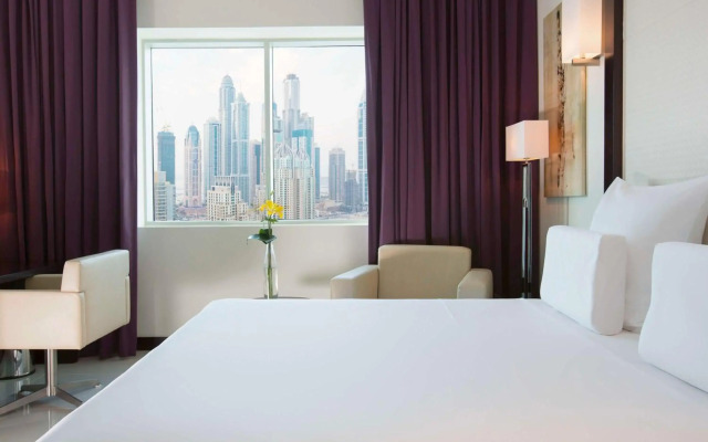 Pullman Dubai Jumeirah Lakes Towers - Hotel & Residence