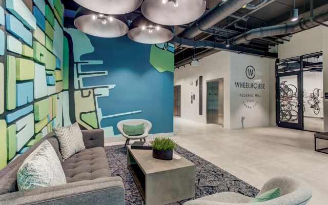 Luxury Apt Near Convcenter, Stadiums, & Harbor