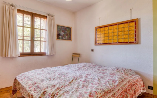 Beautiful Pet-friendly Villa in Régusse With Swimming Pool"